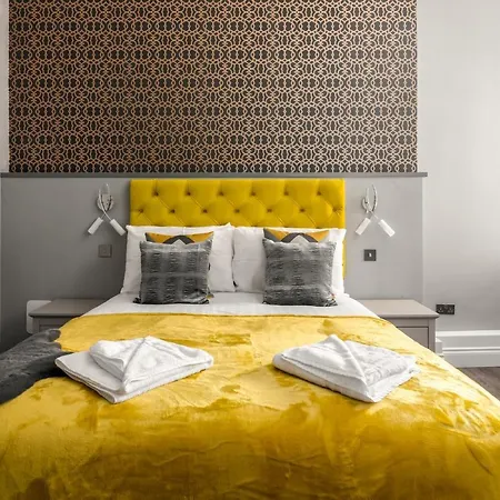 アパート Spacious Newly Refurbished *