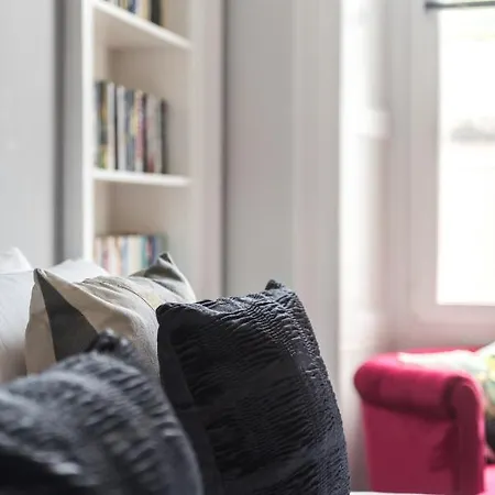 アパート Spacious Newly Refurbished *