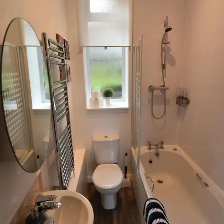 Daire Pleasance Ground Floor Main Door Access *