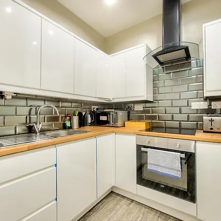 דירה Leith Links Luxury Central ✰ Sleeps 6 אדינבורו