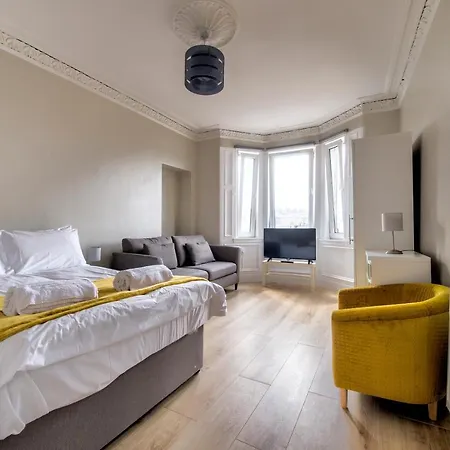 Leith Links Luxury Central ✰ Sleeps 6 אדינבורו
