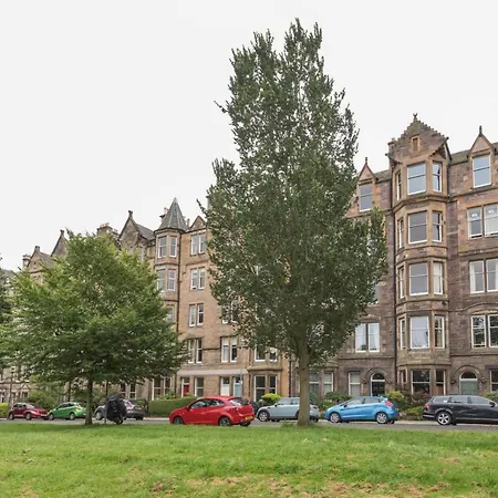 3 Bed Overlooking Meadows Park Apartment Edinburgh