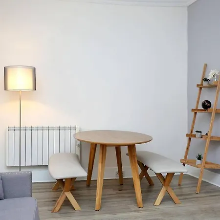 Modern For 4 In Vibrant New Town