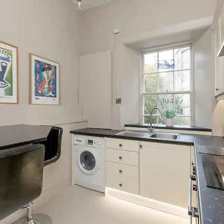 Lovely City Centre Georgian 2bedrm Apt Apartment *