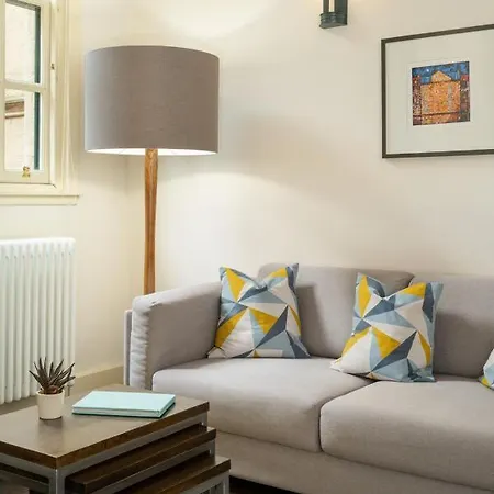 The King's Chamber Stunning Apartment, Royal Mile Close To Castle Apartment *