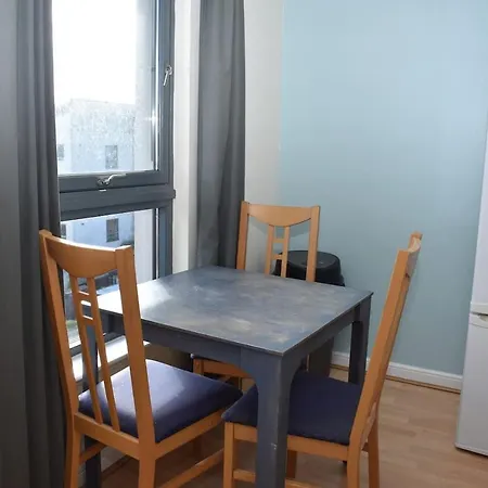 Convenient 2br 15 Mins To Princes St. Edynburg