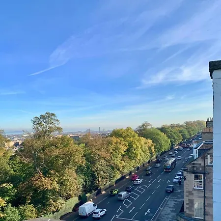 Incredible Penthouse With Roof Terrace Apartment *