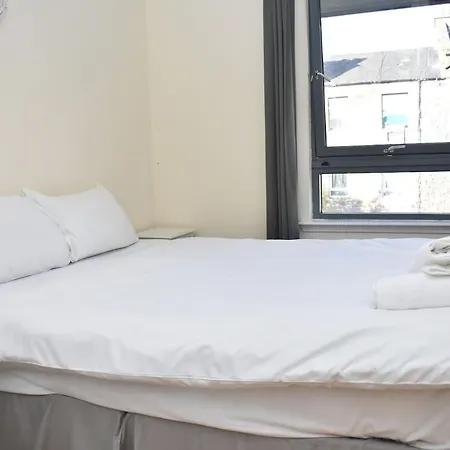 Convenient 2br 15 Mins To Princes St. *