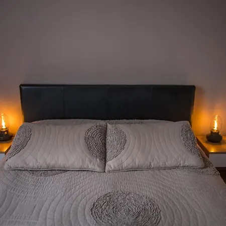 Apartment 9,7 Out Of 10 For Comfort And Cleanliness Of This Cosy Modern 1 Bedroom *