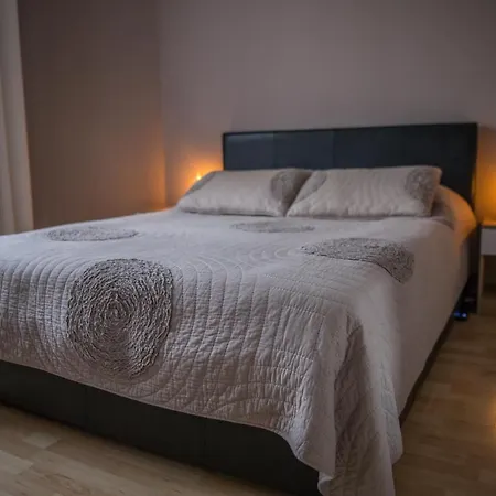 Apartment 9,7 Out Of 10 For Comfort And Cleanliness Of This Cosy Modern 1 Bedroom Edinburgh