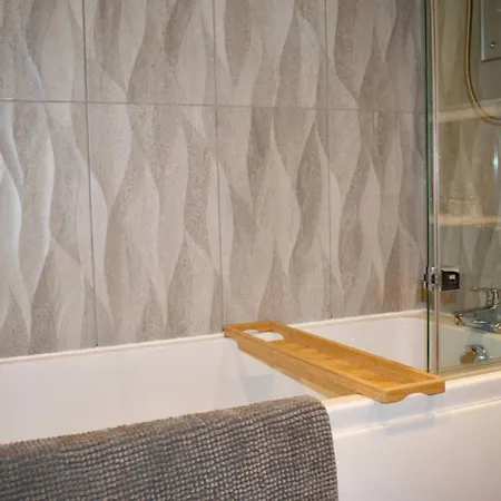 Modern Flat Close To City Centre * Edimburgo