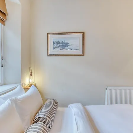 The Gloucester Lane * Edinburgh