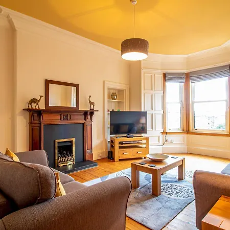 Beautiful And Bright Georgian Style Morningside - Pass The Keys