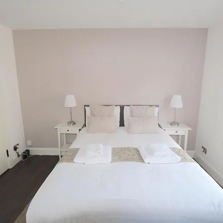 Lochrin By * Edynburg