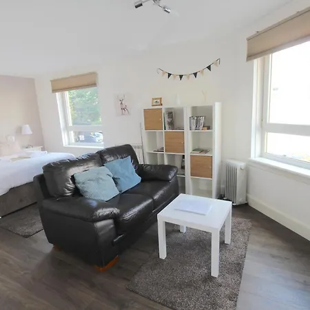 Apartament Lochrin By *