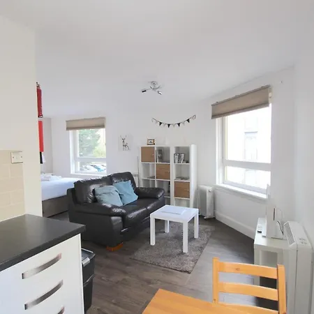 Apartament Lochrin By