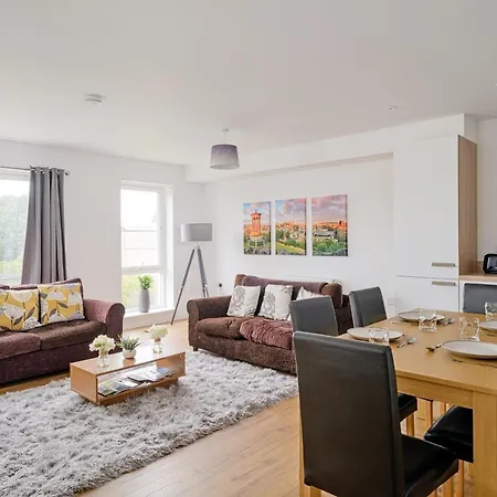 Appartamento Roomy, Comfortable Near Main Attractions Edimburgo