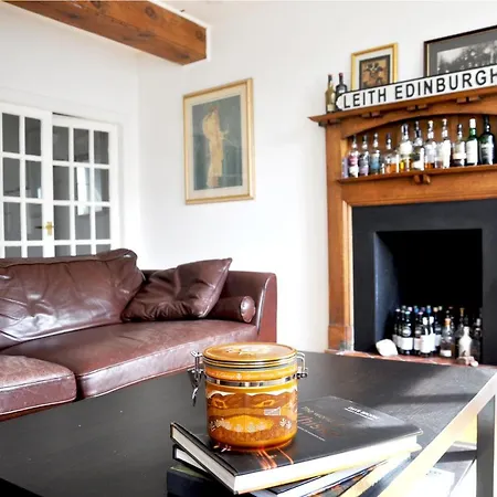 100m² Loft, Fabulous Leith Shore Area For Up To 6 Apartment