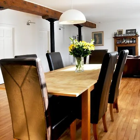 Apartment 100m² Loft, Fabulous Leith Shore Area For Up To 6