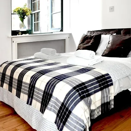 Apartment 100m² Loft, Fabulous Leith Shore Area For Up To 6