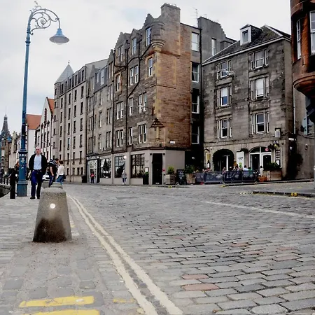 100m² Loft, Fabulous Leith Shore Area For Up To 6 Apartment