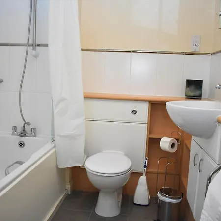 Bright 2br With Lift 10 Mins To Princes Street Daire