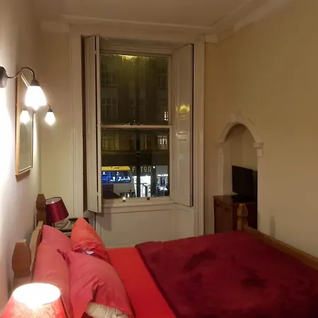 Large Homely Stylish Very Central *