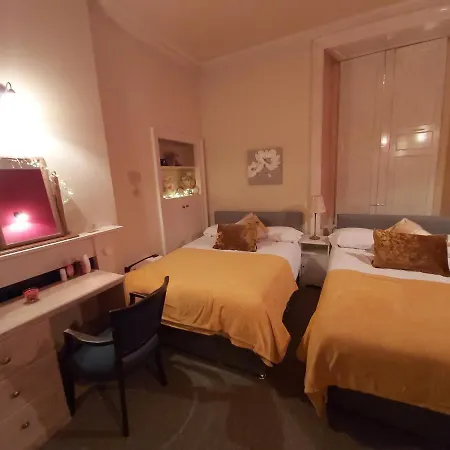 Large Homely Stylish Very Central *
