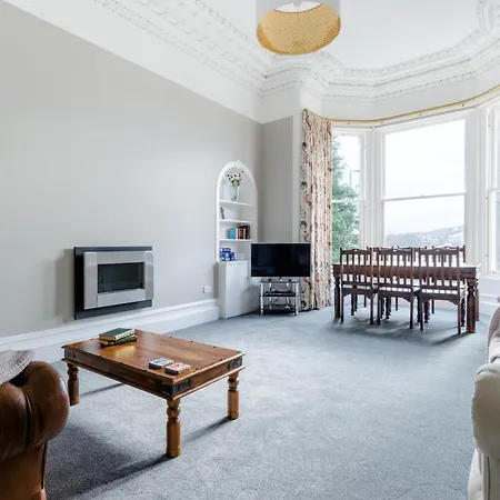 Corstorphine Road - Murrayfield View *