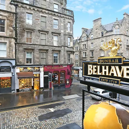 Lägenhet Joivy Elegant At The Heart Of The Royal Mile Edinburg