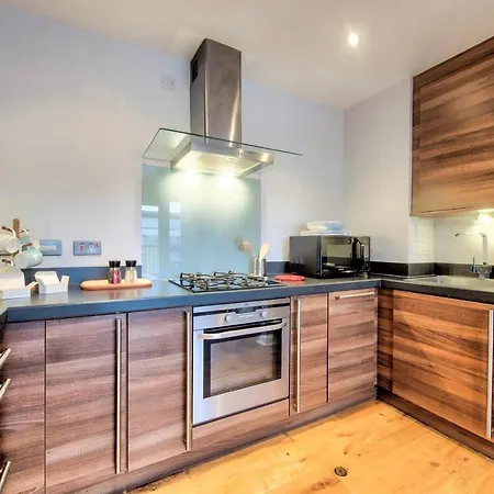 Stylish 2br Apt In By Guestready *