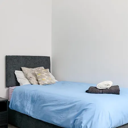 Roomy, Comfortable Near Main Attractions Appartamento Edimburgo