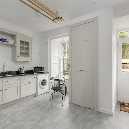 Altido Classic Main Door Entry 2-bedroom New Town With Garden Appartamento *