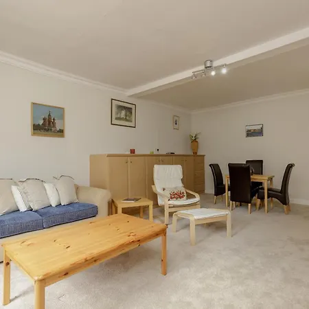 Altido Classic Main Door Entry 2-bedroom New Town With Garden * Edimburgo