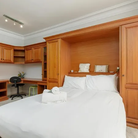 Appartamento Altido Classic Main Door Entry 2-bedroom New Town With Garden *