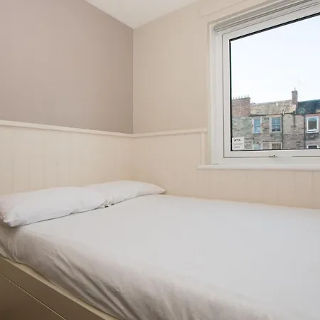 Destiny Student - Meadow Court Apartmán