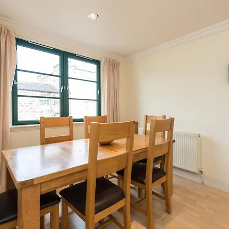 A Beautiful Mews House In A Centre