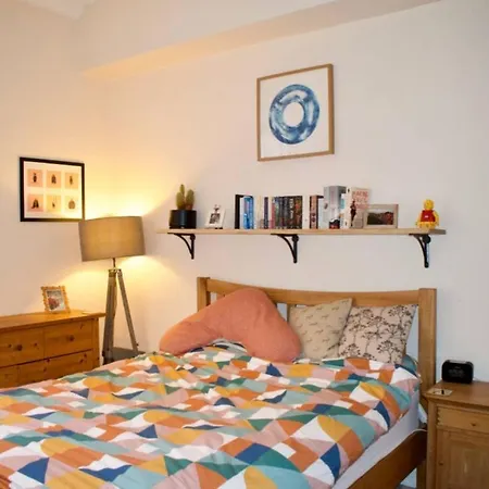Bright 2 Bed With Views Of Castle Appartement *