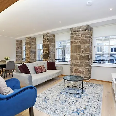 Joivy Beautiful 2 Bed Flat On The Royal Mile エディンバラ