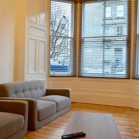 Apartment Bright And Modern Flat In The Centre Of