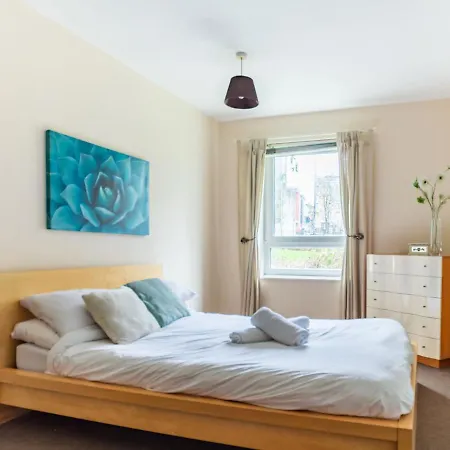 Apartamento One Bedroom In Nearby The River Edimburgo