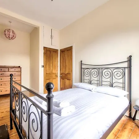 Central Location! 2bdr Flat In Haymarket شقة *