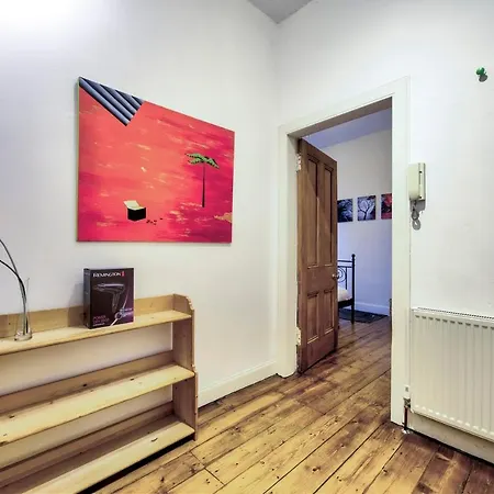 Central Location! 2bdr Flat In Haymarket * إدنبرة