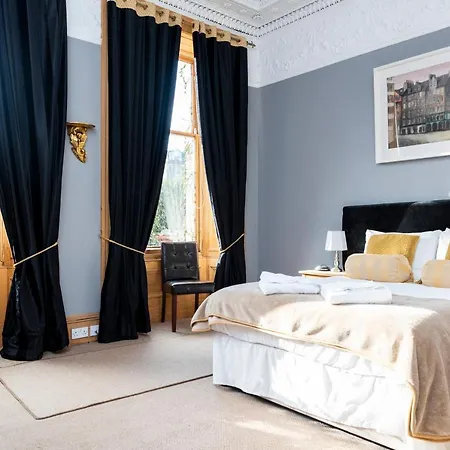 ゲストハウス クレアモント