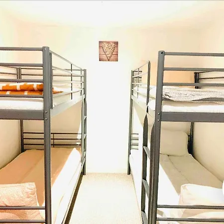 Edinburgh Hostel بيت شباب *