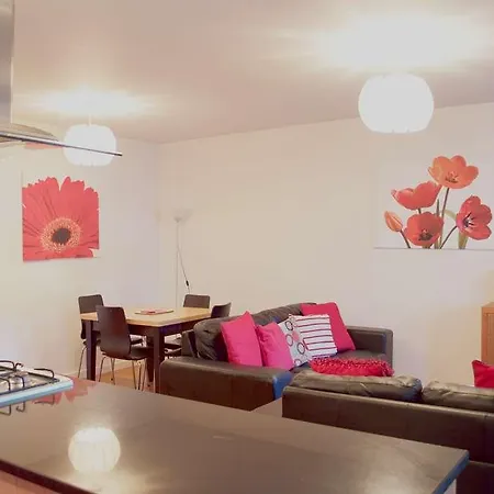 Dreamhouse Holyrood Park Апартаменты Эдинбург