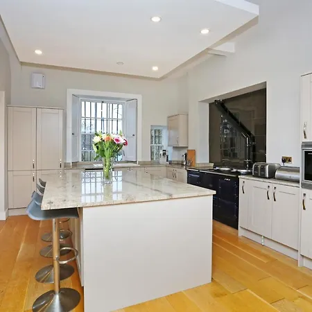 Entire 4 Storey 19th Century Townhouse Nr City Centre * Edinburgh