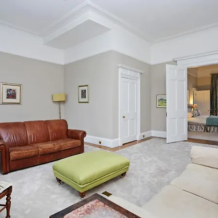 Entire 4 Storey 19th Century Townhouse Nr City Centre