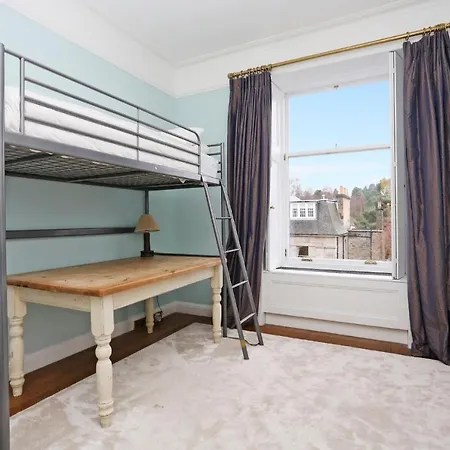 Villa Entire 4 Storey 19th Century Townhouse Nr City Centre Edinburgh