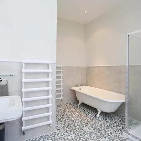 Entire 4 Storey 19th Century Townhouse Nr City Centre Villa